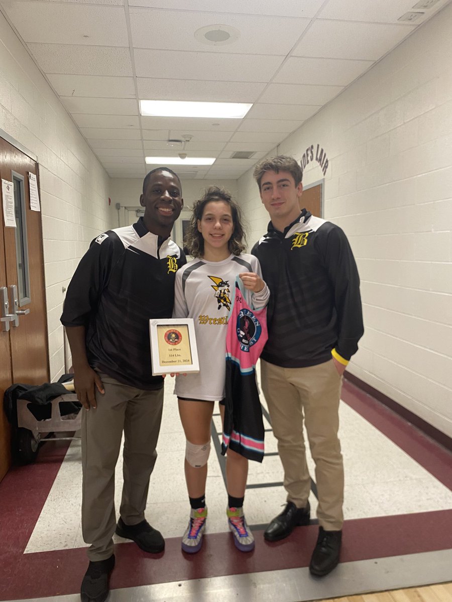 Maddie Blumenthal successfully defends her Queen of the East Championship title in the 114 lb division with an impressive 4-0 record!