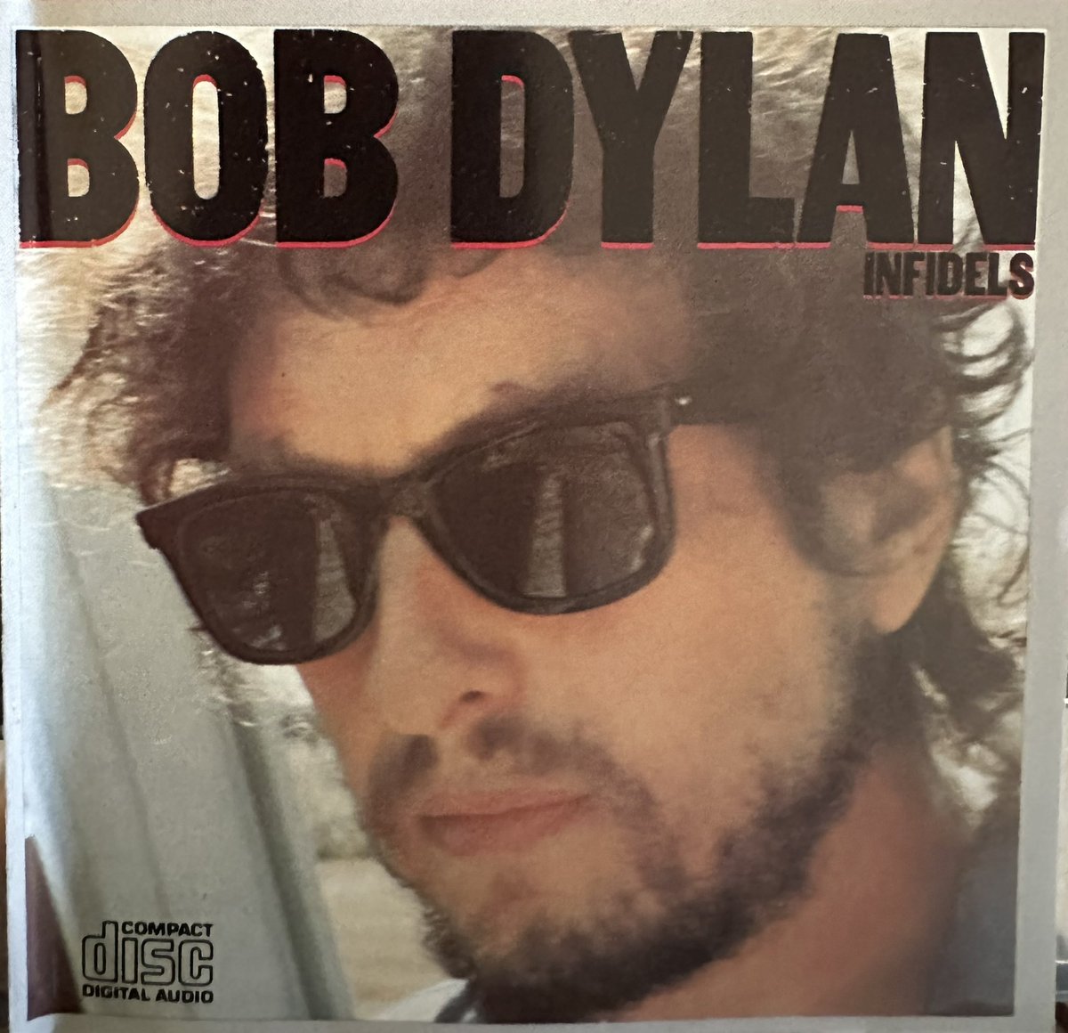 BernardZuel's tweet image. A little less god, a bit more bob. Must be Sunday. #morningpop #bobdylan #infidels