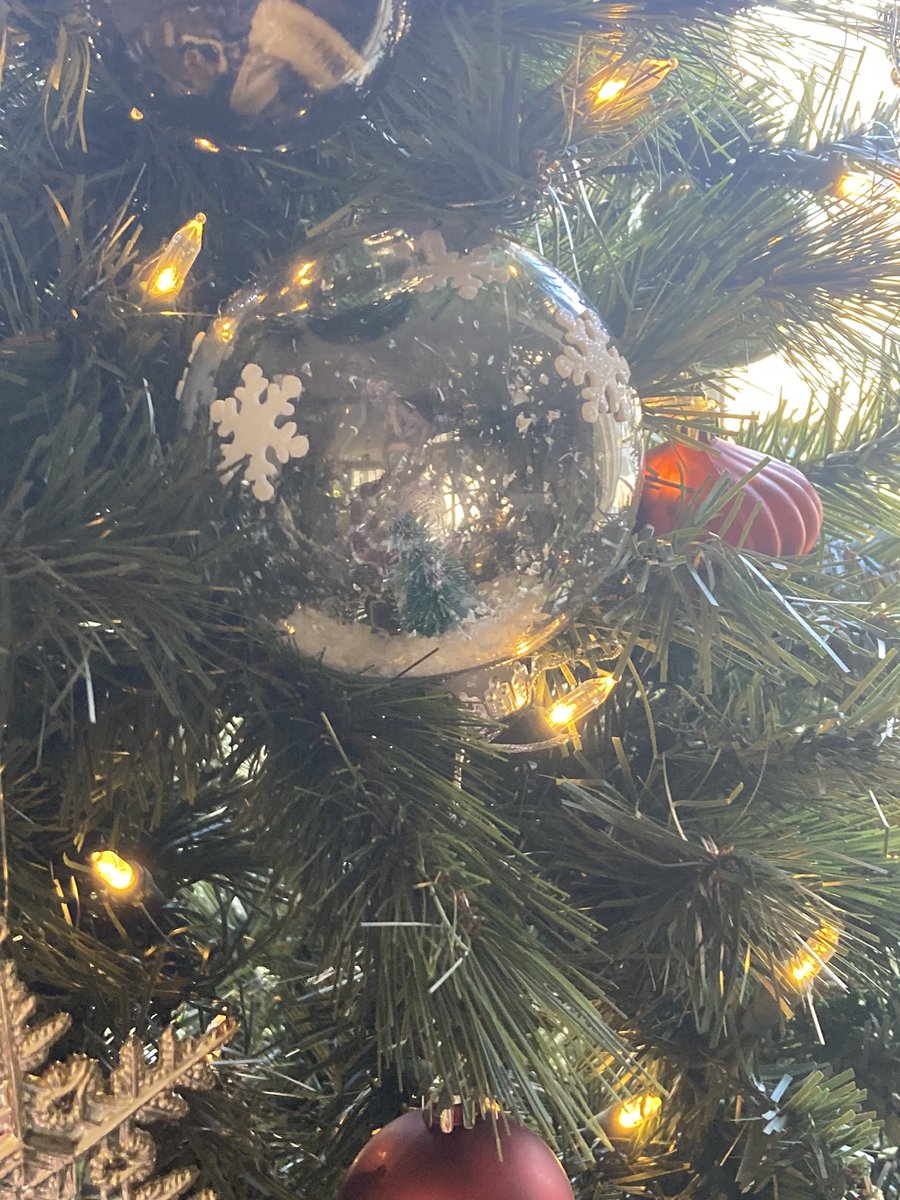 NotParis402's tweet photo. Ornament party at Cathy’s. So much fun and cheer. https://t.co/GCENgOb8lt