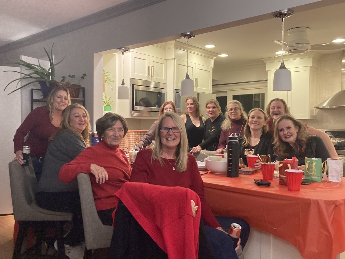 NotParis402's tweet photo. Ornament party at Cathy’s. So much fun and cheer. https://t.co/GCENgOb8lt