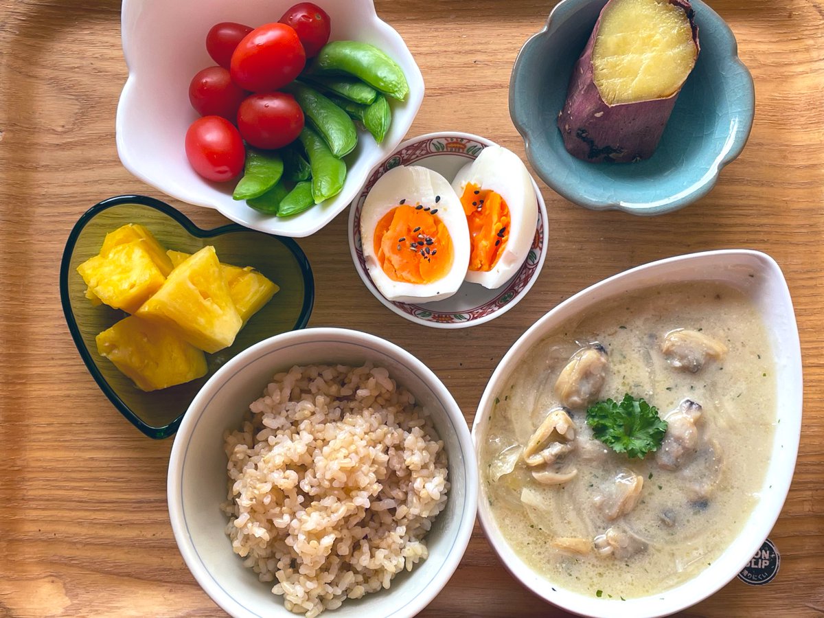 Yukarin1337982's tweet photo. おつトレさま✨

けさの朝ごはん

しばらく+200kcalでいきまーす🙋‍♀️
筋量🆙のためとはいえ勇気いる

玄米 P3.6/F1.3/C46.3
パイナップル0.4/.1/9.6
スナップエンドウ0./0/2.9
ミニトマト0.5/0/3.4
ゆで卵6.3/5.2/.2
焼芋0.8/.1/23.4
あさりスープ17.4/9.5/9.8

#あさタンPRJ
#OSMIC #平均糖度10 #紅天使 https://t.co/YTA5IYVvDu