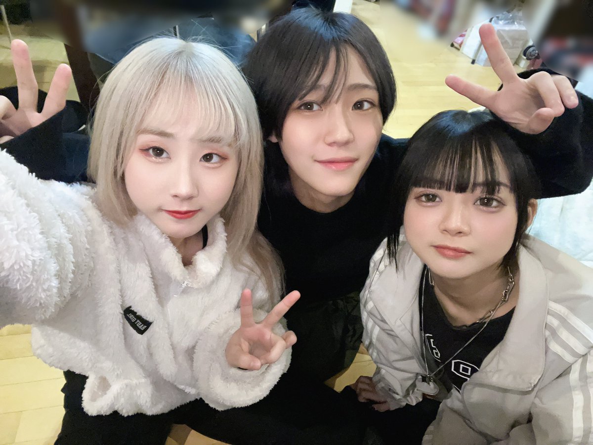 takane_1227's tweet photo. おはよぉ〜。お邪魔しました☺️

本日は大阪の十三でお待ちしております…！お気をつけてお越しくださいっ！！ https://t.co/cT1TVlmIJ1