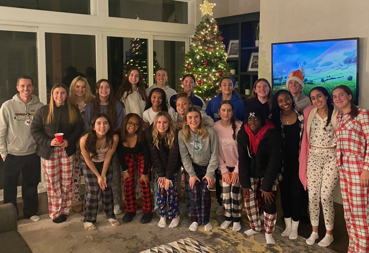 BSSGirlsBball's tweet photo. Thanks to the Watkins family for hosting our program’s Christmas party last night. A much needed break after our 10 games in 16 day stretch! Happy holidays from all of us at BSS Girls Basketball! #TEAM1st https://t.co/R0XtrmPq82