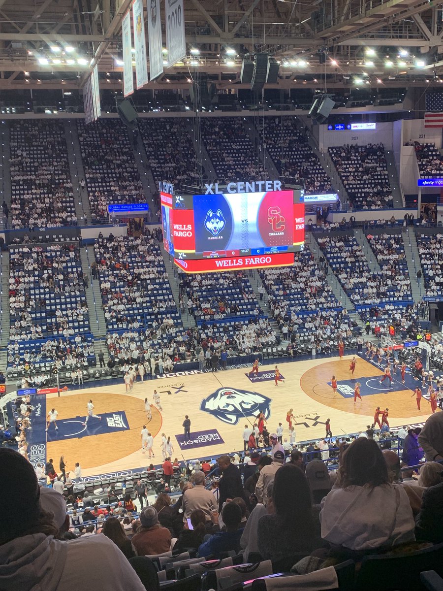 One of the benefits of enduring the snowy north east is getting to catch this THRILLING match up live ❤️💛  vs 💙🤍
