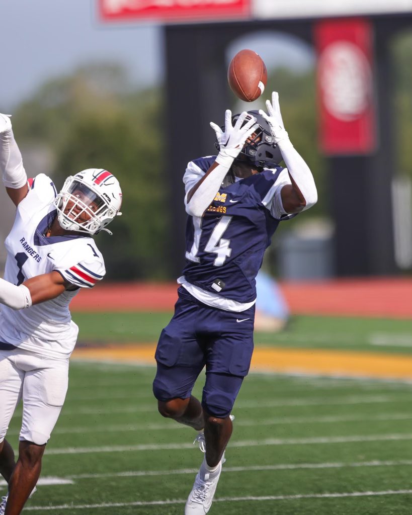 Blessed to receive an offer from Mississippi GulfCoast Community College !!! 
#AGTG <a href="/YoungBallCoach/">Jermaine Sims</a> <a href="/Nick_Louvier1/">Coach Louvier</a>