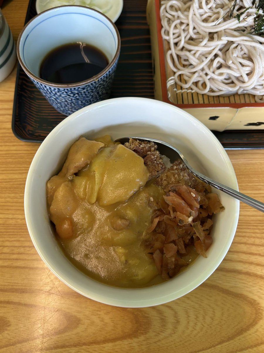 manami___o's tweet photo. 一昨日天気良くて空気綺麗過ぎて、八丈から御蔵三宅神津まで見えた https://t.co/2BnpEclPsu
