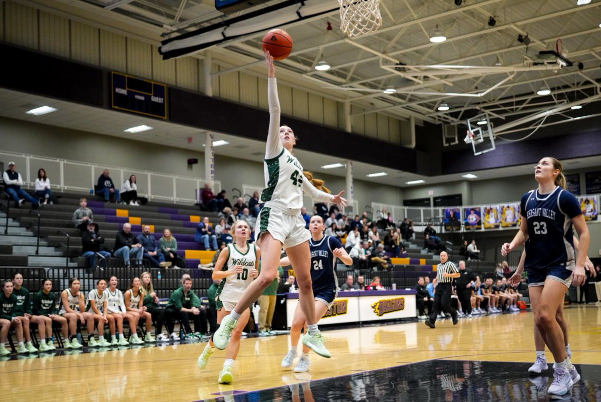 MWHSactivities's tweet photo. The girls roll in Johnston taking down Pleasant Valley, 51-33. They move to 4-1 heading into the holiday tournament. https://t.co/x7RYCwcEzw