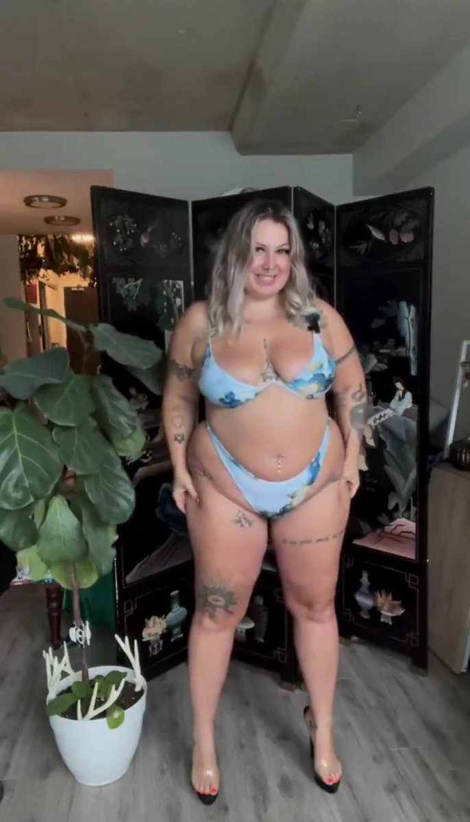 Curvy & Lovely tweet media