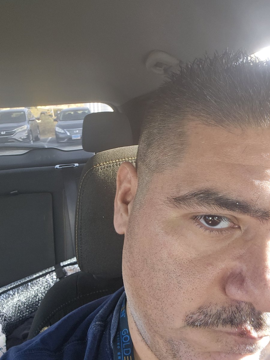 RVegas02's tweet image. I did something (had time b4 work)
Before vs After #buzzbuzz #nomopheadofhair #cleancut