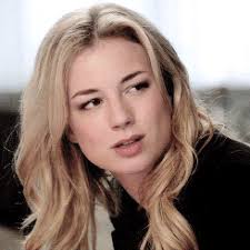 "Wait....how is Christmas in just four days?" Sharon was embarassed that she let it slip her mind. She hadn't even started her shopping.