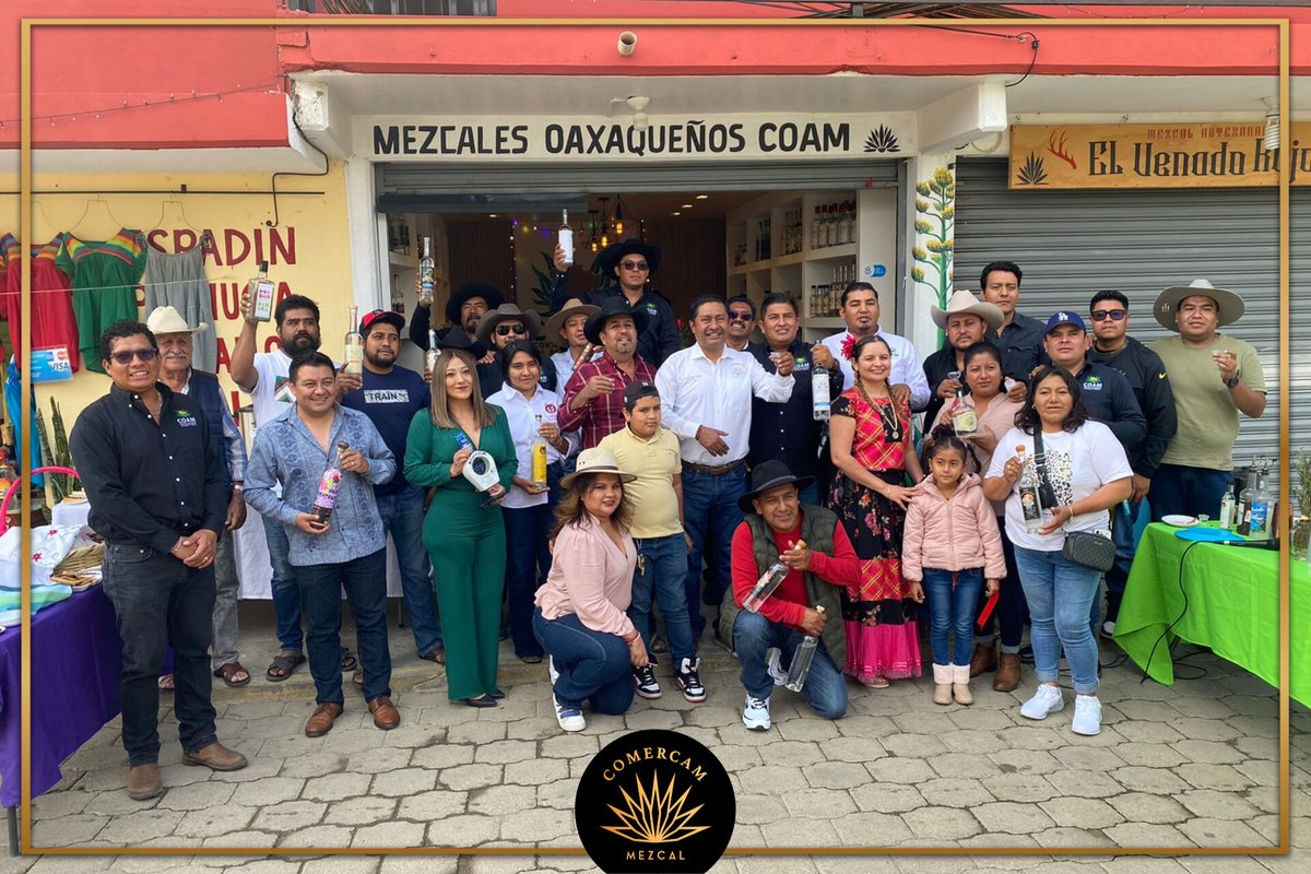 COMERCAM_AC's tweet photo. Asistimos a la inauguración del punto de venta de nuestros amigos del Consejo Oaxaqueño del Agave y Mezcal ubicado en Sta. Ma. El Tule, Oax. Deseamos a cada marca el mayor de los éxitos y el reconocimiento por preservar la Bebida Mágica de México.
#COMERCAM #COAM #Mezcal #Maguey https://t.co/xAARntkljh