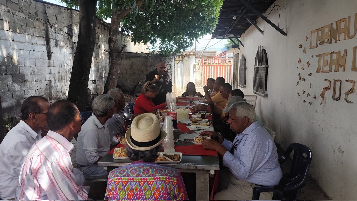 Almuerzo y compartir navideño de la Secretaria de Asuntos Municipales y Acción Comunal (SAMAC) de Acción Democrática en Resistencia Lara. Más que un partido político, somos una familia que seguimos unida.
