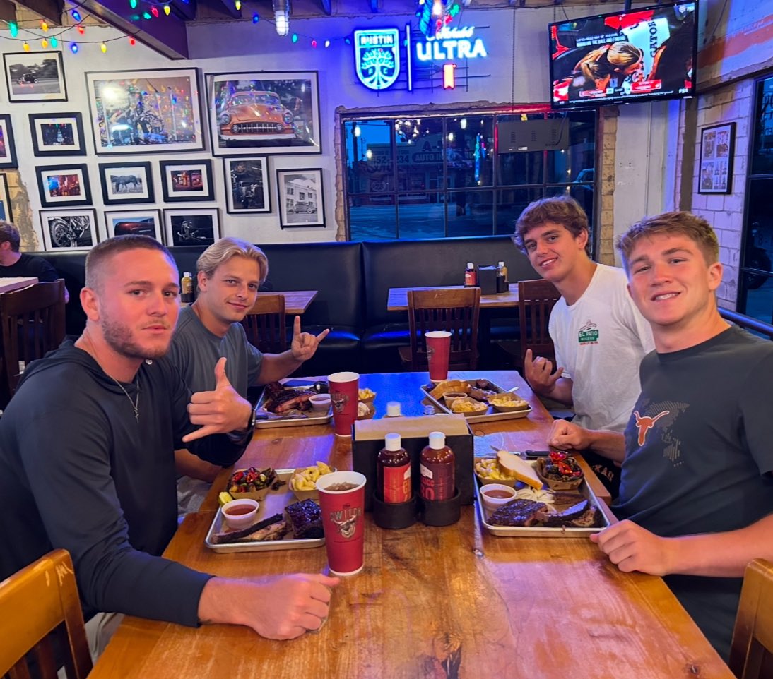 StilesSwitchBBQ's tweet photo. Congrats fellas! There were a lot of folks behind the counter &amp; in the pit room watching and cheering y’all on today. See ya soon! 🎉 🏈 #AustinTexas is going to be a jolly town tonight! 🎄 The Beers are icy yall! https://t.co/jatXhQ55LF
