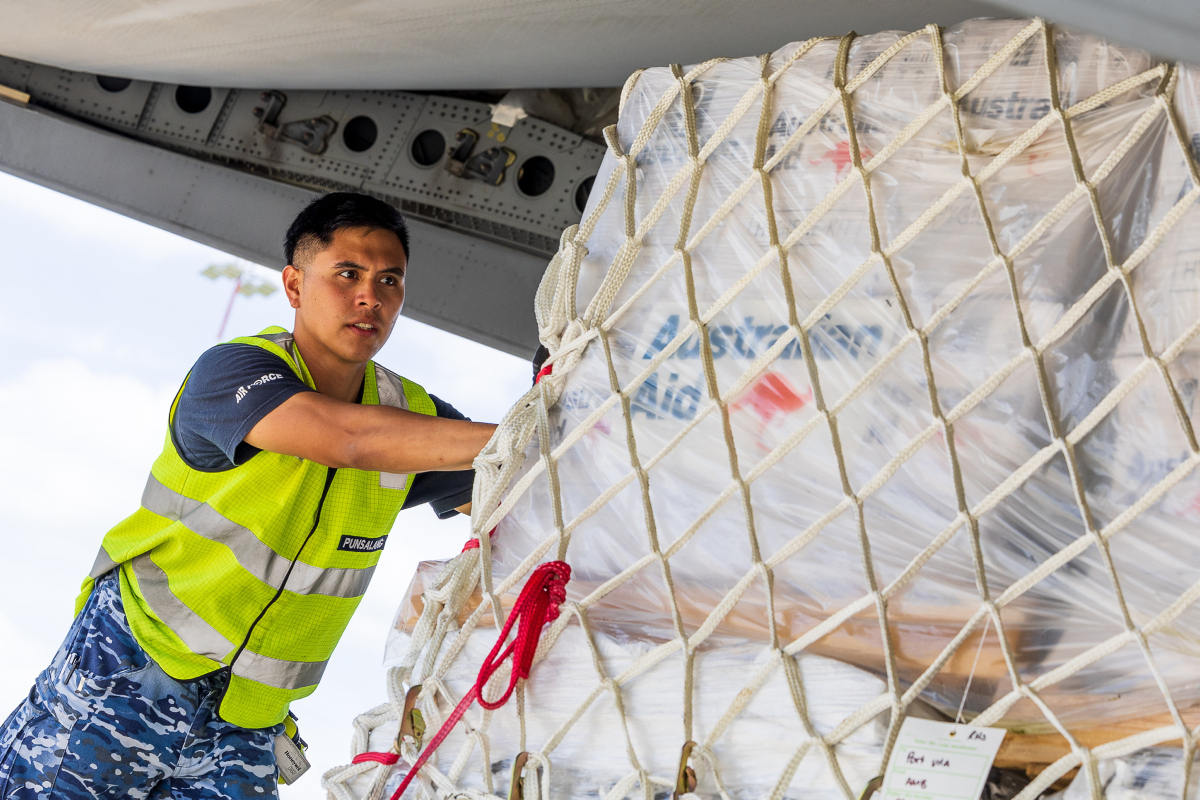 dfat's tweet image. Australia is providing an additional $5 million in practical humanitarian assistance to the people of Vanuatu following Tuesday’s tragic earthquake.

Our emergency rescue and medical teams were proud to deploy to Port Vila so quickly after the earthquake.

Their work continues.