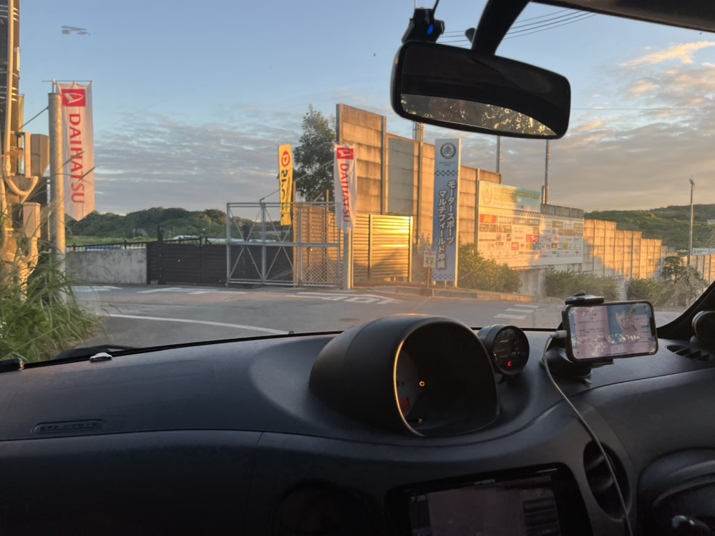 ABAnekineki126's tweet photo. Take offネキ!!✈️
大好きな車に囲まれて本当に幸せすぎた4泊5日でした✨ D-SPORT、DAIHATSU、SPKの皆様、チーム関東のみんな、沖縄の激アツレーサー達、本当にお世話になりました!! うちも北海道からカチコミしたいね!?🔥
#DSPORT #Dスポ #DAIHATSU #沖縄 #Teamkanto #HKCORSE https://t.co/4wAzsGsjbM