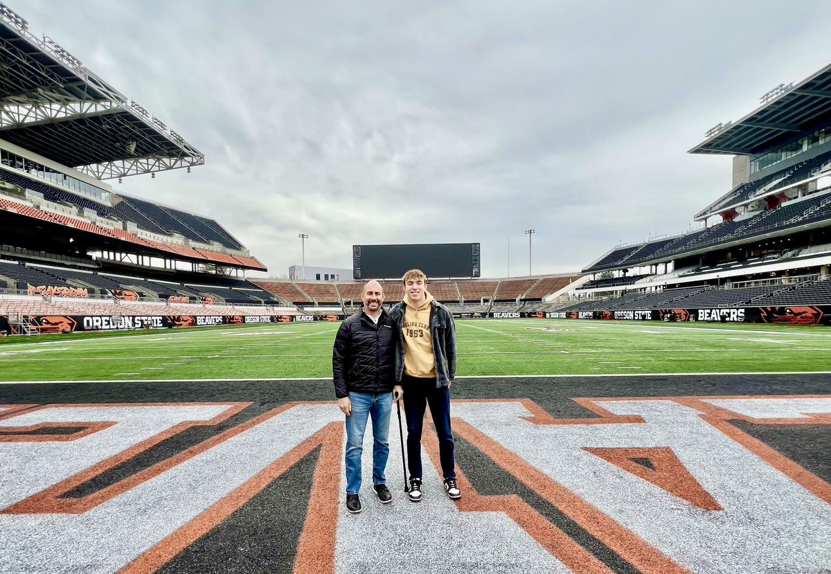 C_Christiansen7's tweet photo. Really enjoyed visiting @BeaverFootball yesterday - thank you @itsGundy,@Coach_Bray, @KyleDeVan68, @AStew38 for the invite! Go Beavs! https://t.co/F054wqnEER