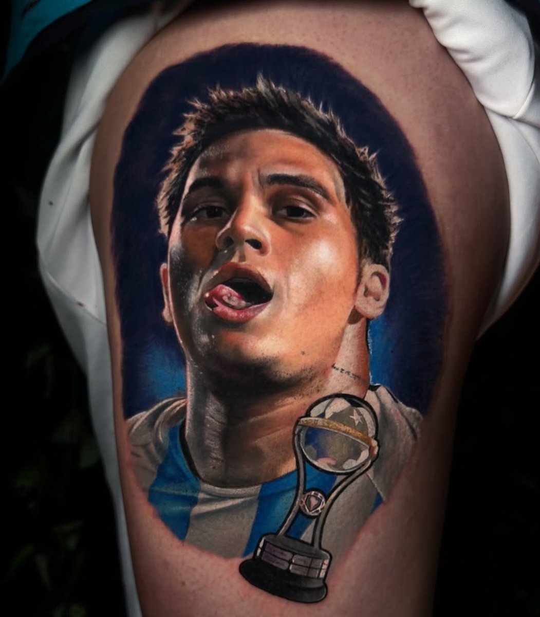¿QUÉ TE PARECE ESTE TATUAJE DE JUANFER Y LA SUDAMERICANA? 🇨🇴🔥

📸 Wilsontattoos_ink_