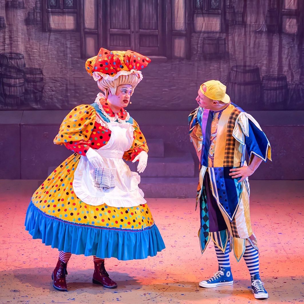 WillHastingsUK's tweet photo. Only 6 shows until Christmas!!!! 
#DickWhittington #artrixpanto #Dame #IdleJack #Panto #Pantomime #artrix #ElitePantomimes

Photo: flatcap photos https://t.co/Jm8LMtwYAQ
