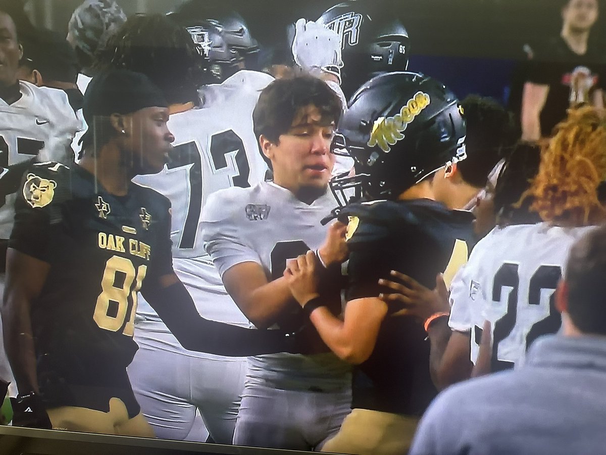 @CMunguia2025 Lost in all the madness was a pure act of class &amp; sportsmanship!!!

Before celebrating with his team, Christian Munguia made sure to comfort the kicker from SOC. This is what makes  #txhsfb so special 
#NOPE