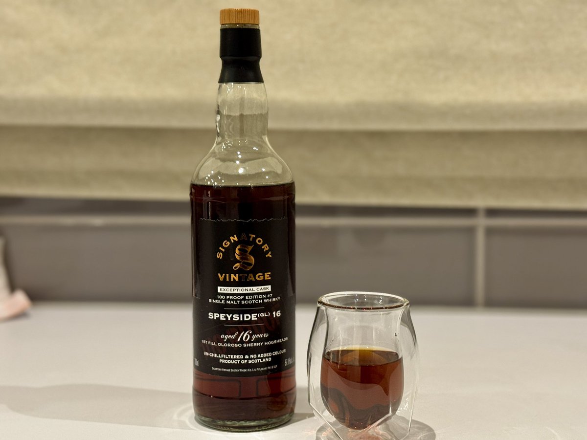 dramdujour's tweet photo. Tonight’s post gig #dramdujour is a magnificent 16 year old Speyside finished in Oloroso sherry hogsheads. 
Massive sherry bomb and loads of character 🥃 https://t.co/04eJQR9rBy