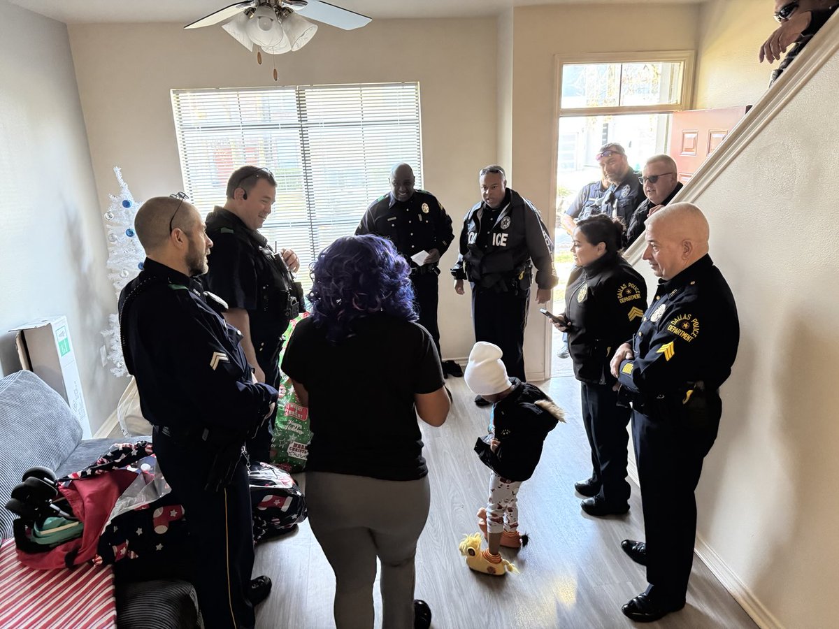 DPDReserves's tweet image. More pics of today’s awesome event! Thank you to our reserve officers and especially our donor who made everything possible! Merry Christmas and Happy Holidays!