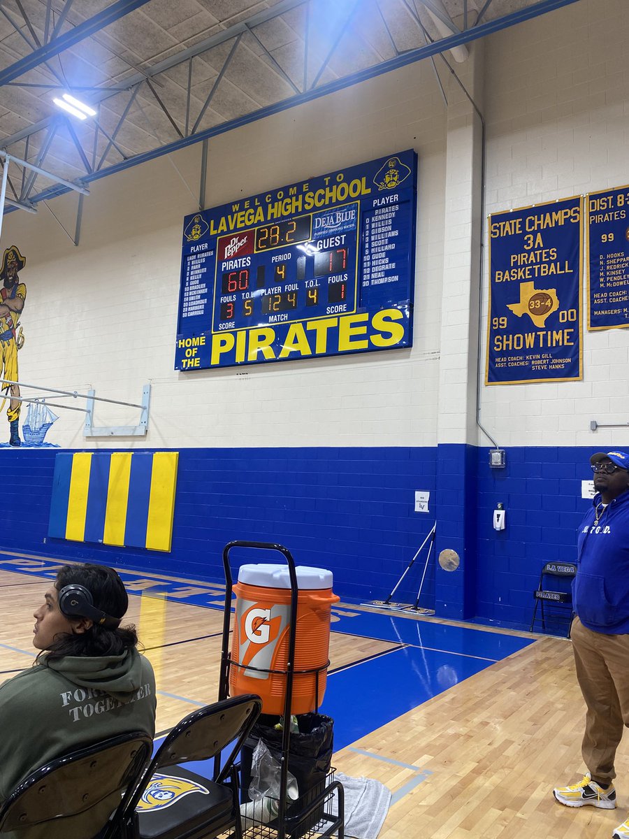 KirvenAyden's tweet photo. We back in action!! First high school game in the books 12pts 6reb 2ast #AGTG https://t.co/6qsuDHRE7d