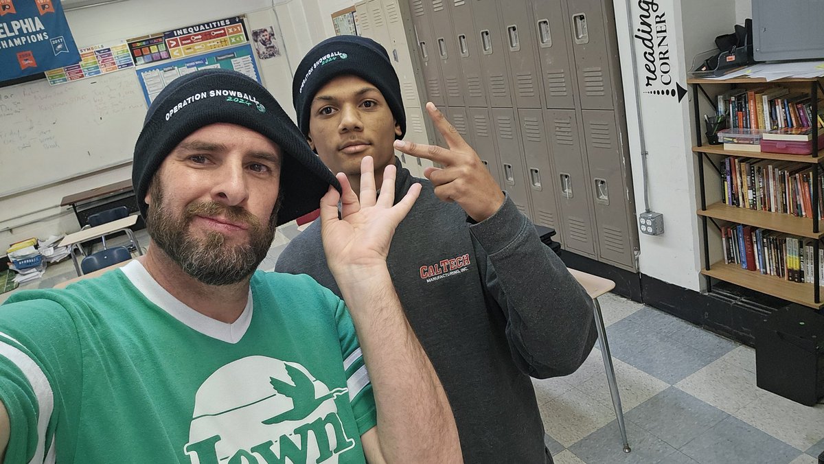DjFlowe's tweet photo. Huge thank you to #OperationSnowball for your gifts to our students
#GratefulMathTeacher #NorthPhilly
@JasonKelce @LaneJohnson65 @jordan_mailata https://t.co/oyhIMqTPG0