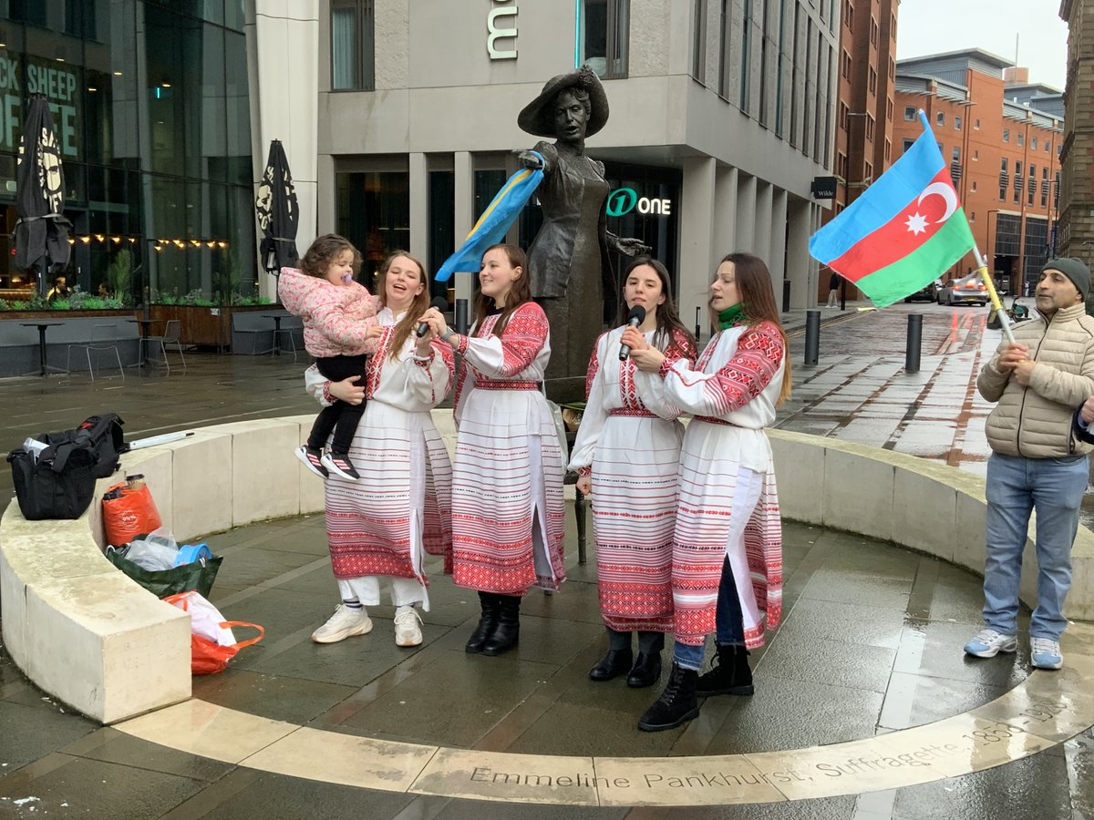 DavidWi86461101's tweet image. Supporting the weekly Saturday rally , ‘Manchester Stands With Ukraine‘ 
#StandWithUkraine 
#StopPutin