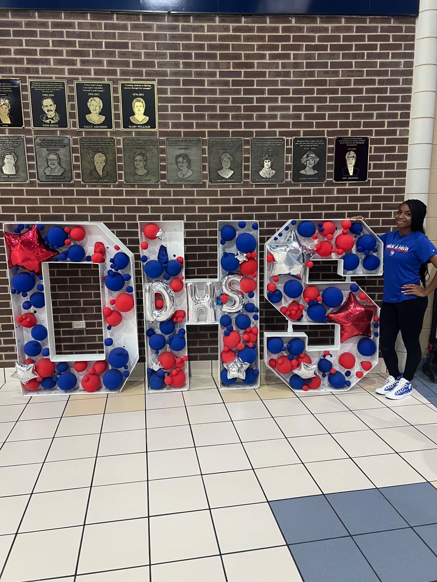 raemarierunz's tweet photo. 💙♥️BUILTDIFFERENT💙♥️
Happy to be apart of the celebration🥳🥳🥳
#ThreePeatLoading💨💨 https://t.co/GylQXDToVU