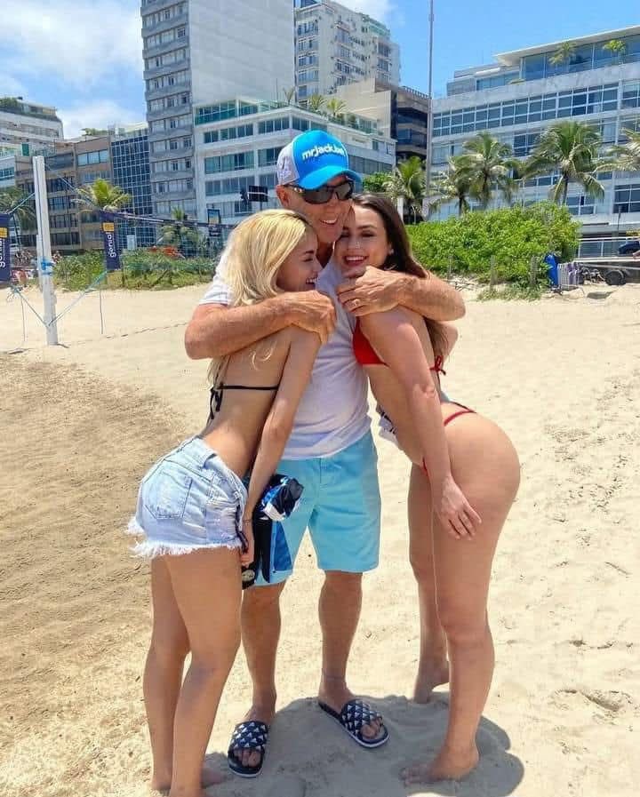 CR7Brasil's tweet photo. nosso renato gaucho só quer praia e ferias https://t.co/HSEMIhUOxh