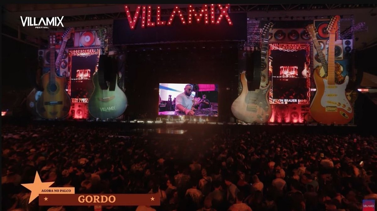 showzamusic's tweet photo. Villa Mix tá engraçado demais, qualquer um que chegar com um violão ou um pen drive consegue um horário hoje. https://t.co/UwzDw3KtYB