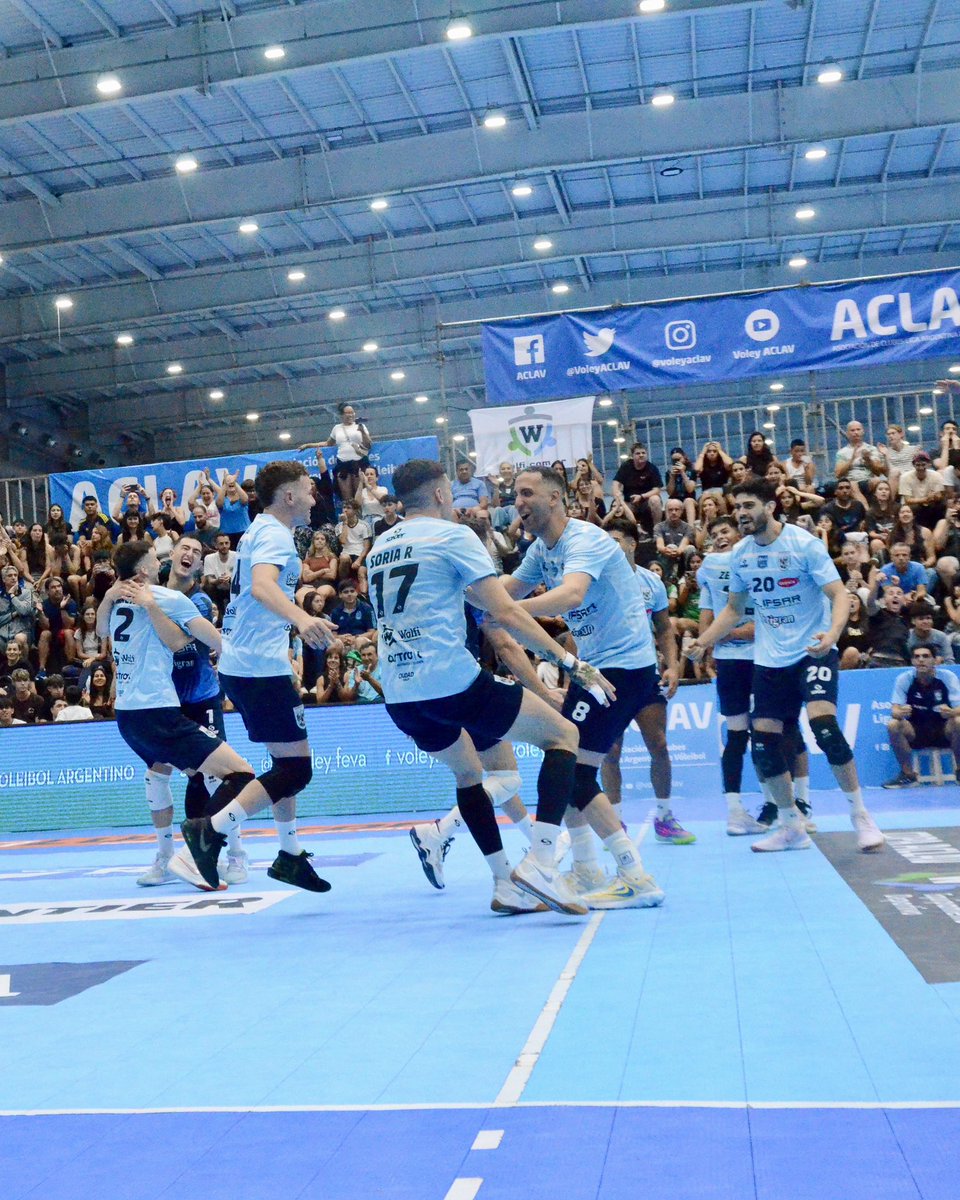 CiudadVoley's tweet image. #CopaACLAV ¡¡¡TRICAMPEONES COPA ACLAV!!! 🏆🏆🏆

🔹Ciudad 3-0 Monteros (25-21, 25-22, 25-23)

¡SIEMPRE MUNI! 💙

#VamosMuni #OrgulloMuni