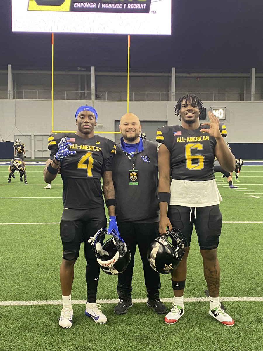 Two future UK stars! #BBN <a href="/JaveonCampbell/">Javeon Campbell</a> <a href="/MartelsJr/">C4</a> <a href="/UKFootball/">Kentucky Football</a>