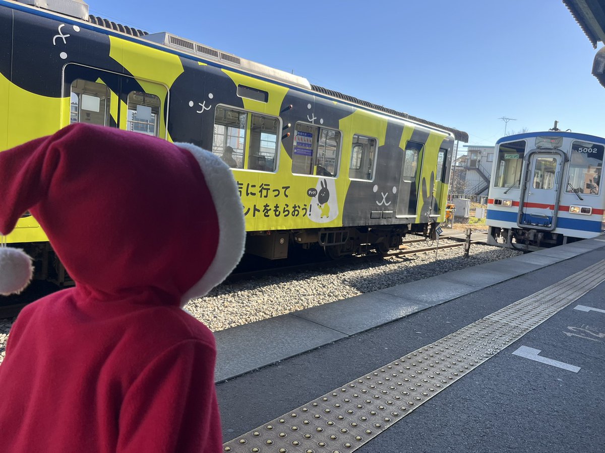 常総線のなかでサンタ🎅に遭遇！
ソリ🛷を忘れて電車🚃で
騰波ノ江駅までいくサンタ🎅