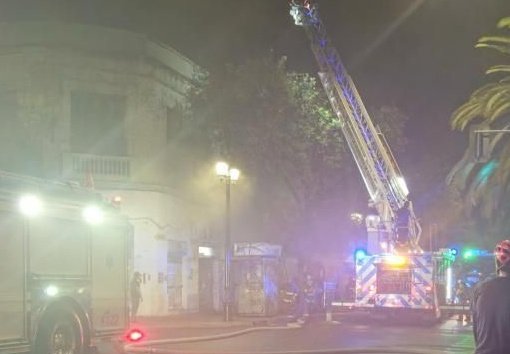 Cuerpo de Bomberos de Santiago tweet media