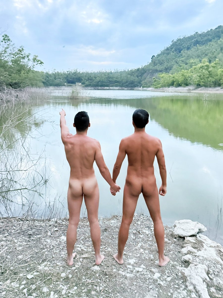 有新朋自遠方來，不亦樂乎？
可攜手天體與共，不亦悅乎？
It is such a pleasure to have a new nude friend coming from afar!

和 <a href="/soobiegd8/">GD</a> 合影，相形見絀。我是少數敢和他一起脫光合影的人吧😂

#nudist #nudism #naked #nakedoutdoor #nakedinnature 
#野裸 #天體