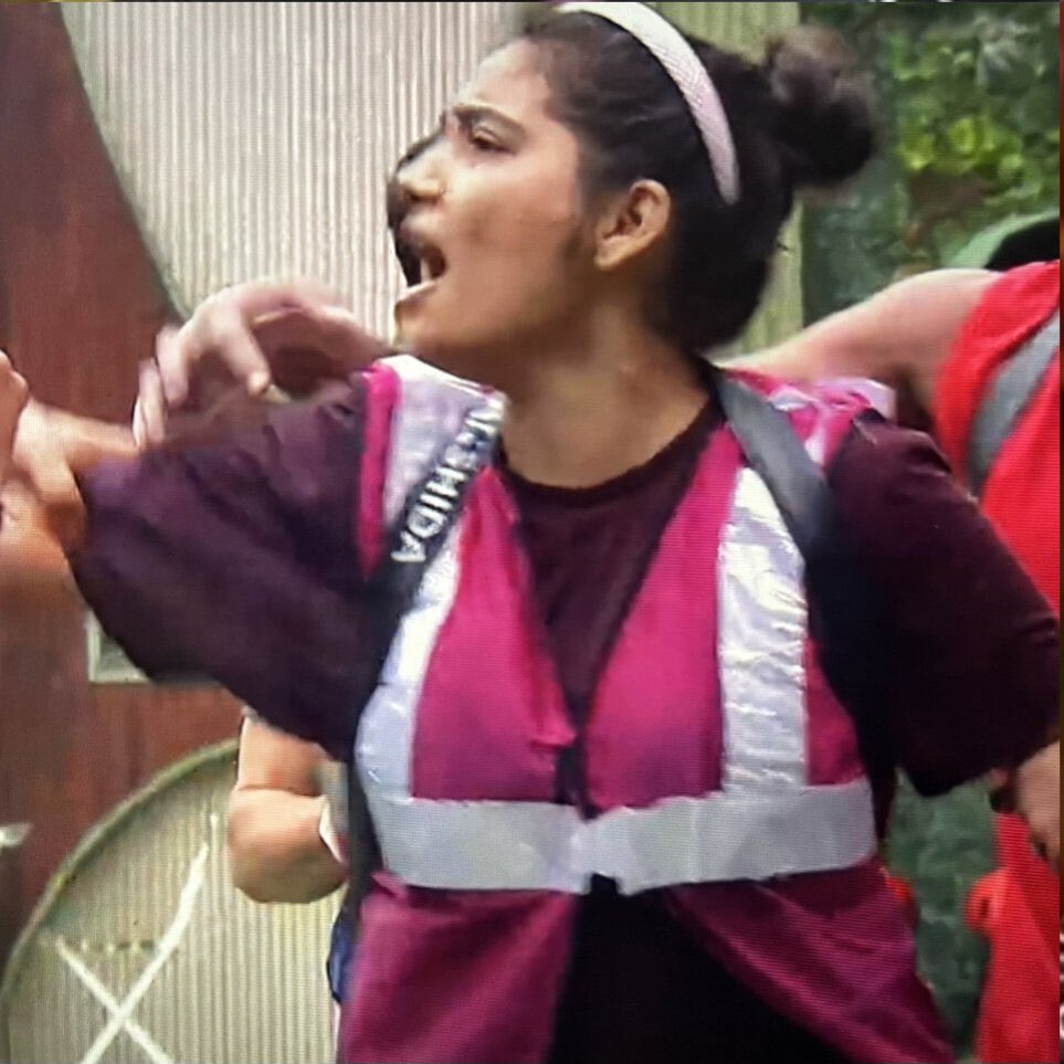 prasanna_dbc's tweet photo. Chechi in weekdays vs weekend 😂
#Ashida #BiggBossTamil8 #BiggBoss https://t.co/6kXq6Fu8Pk