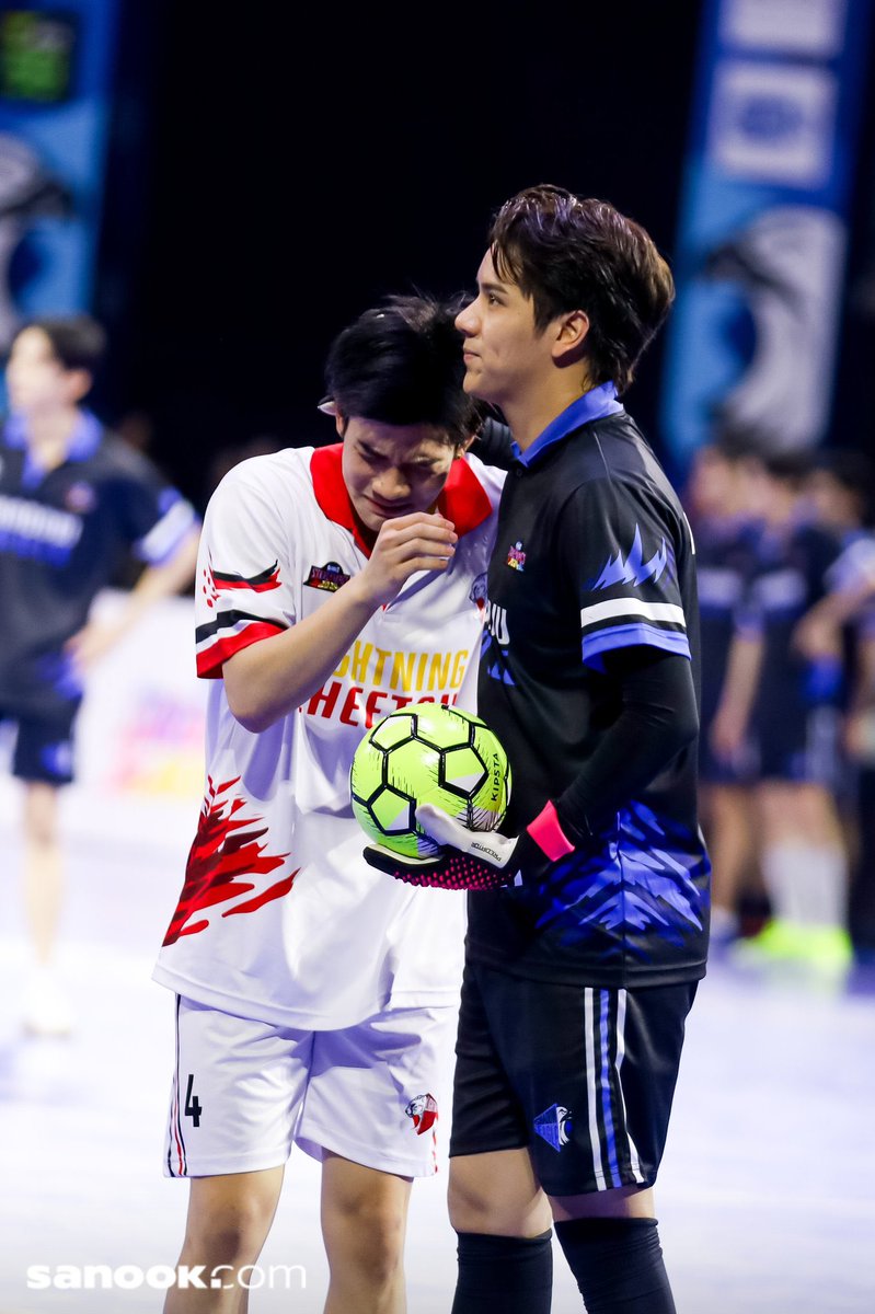 ไม่เป็นรัยน้าโฟ้ดโฟ้ด เดี๋ยวพี่นนนโอ๋ๆหนูเอง
😆💖

NANON 17 SHADOW EAGLE
#GMMTVStarlympics2024
#mynameisnanon