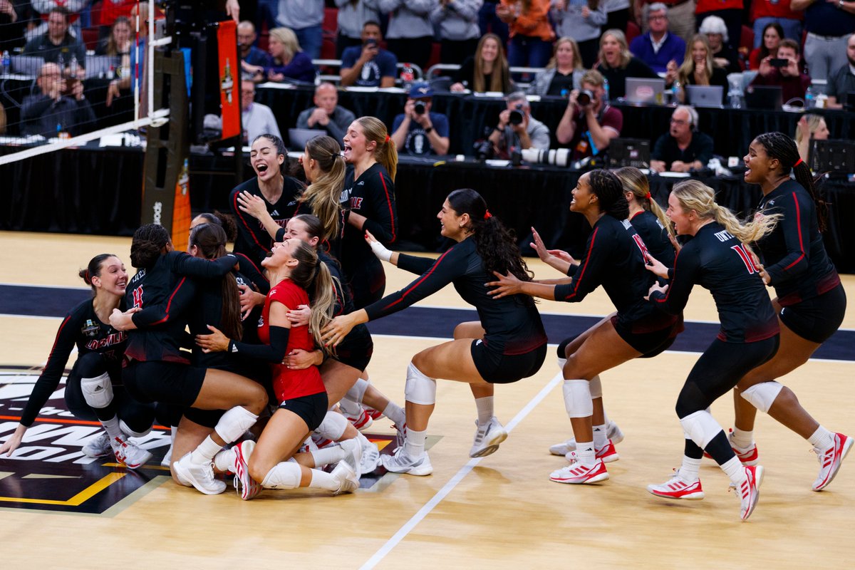 Louisville Athletics tweet media