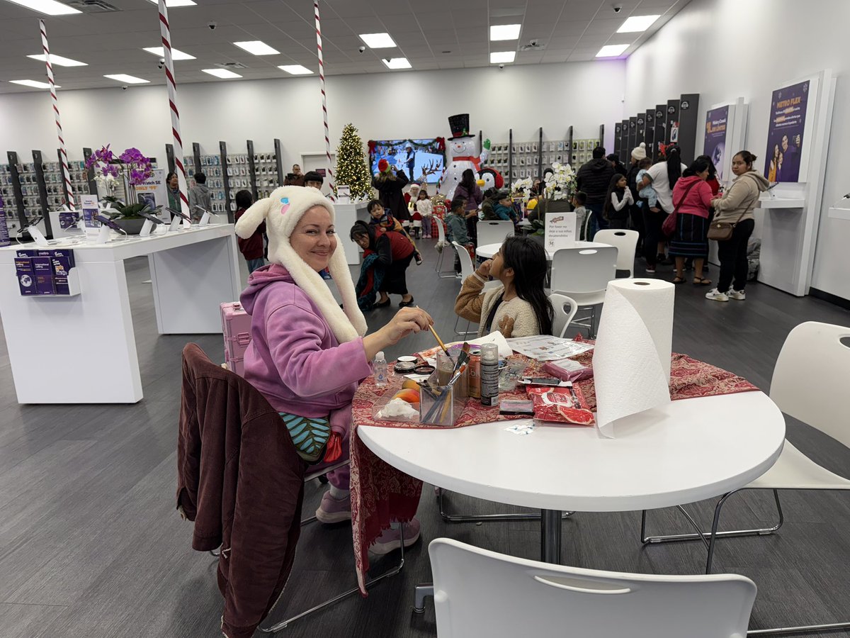 Love our Unlimited Wireless team and how they always give back to the community especially in times of need. Annual Santa and Christmas giveaways. Raffles, Face Painting, DJ, Food Truck, Santa plus his elf and a sign spinner. The works!!