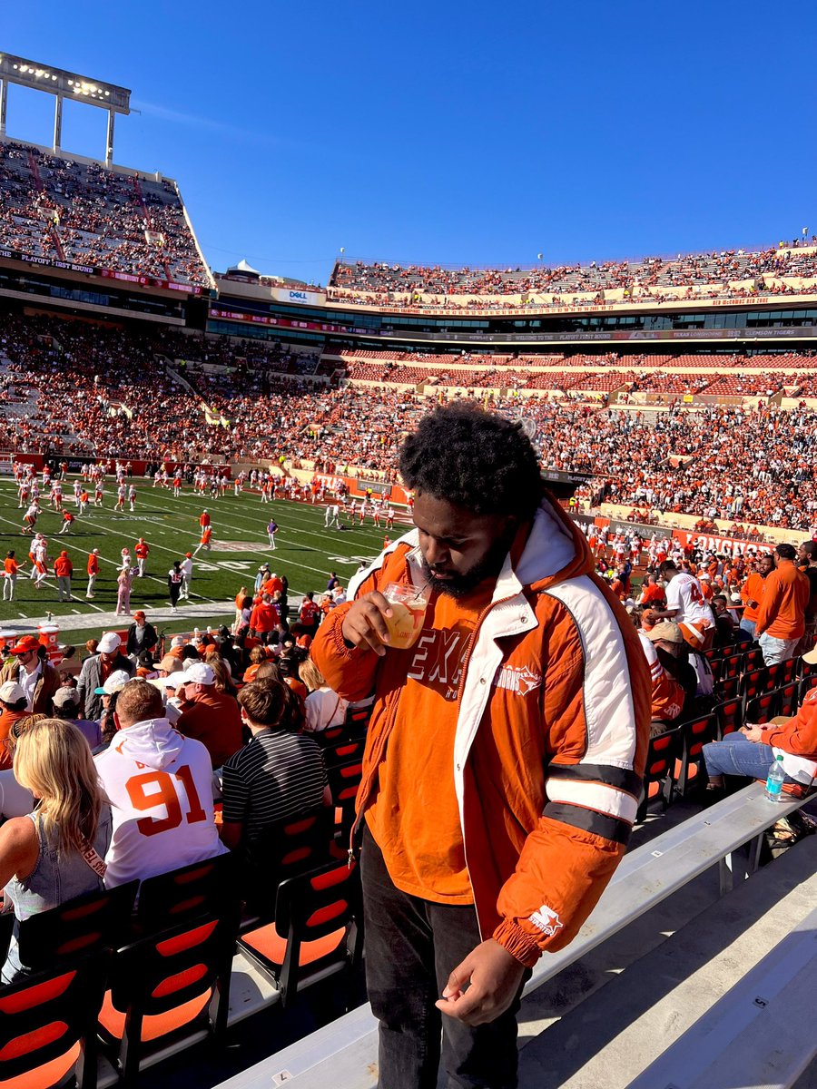 Bound2Ry's tweet image. 🤘🏿 Boys had to witness history  

#HookEm 

#CFBPlayoff