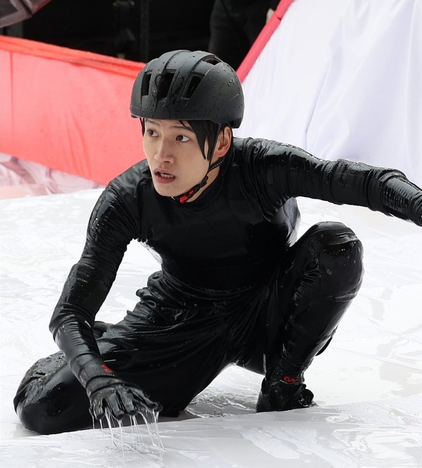 一回倒れたけどもう一度敵に立ち向かう時のプリキュアのポーズだ❣️