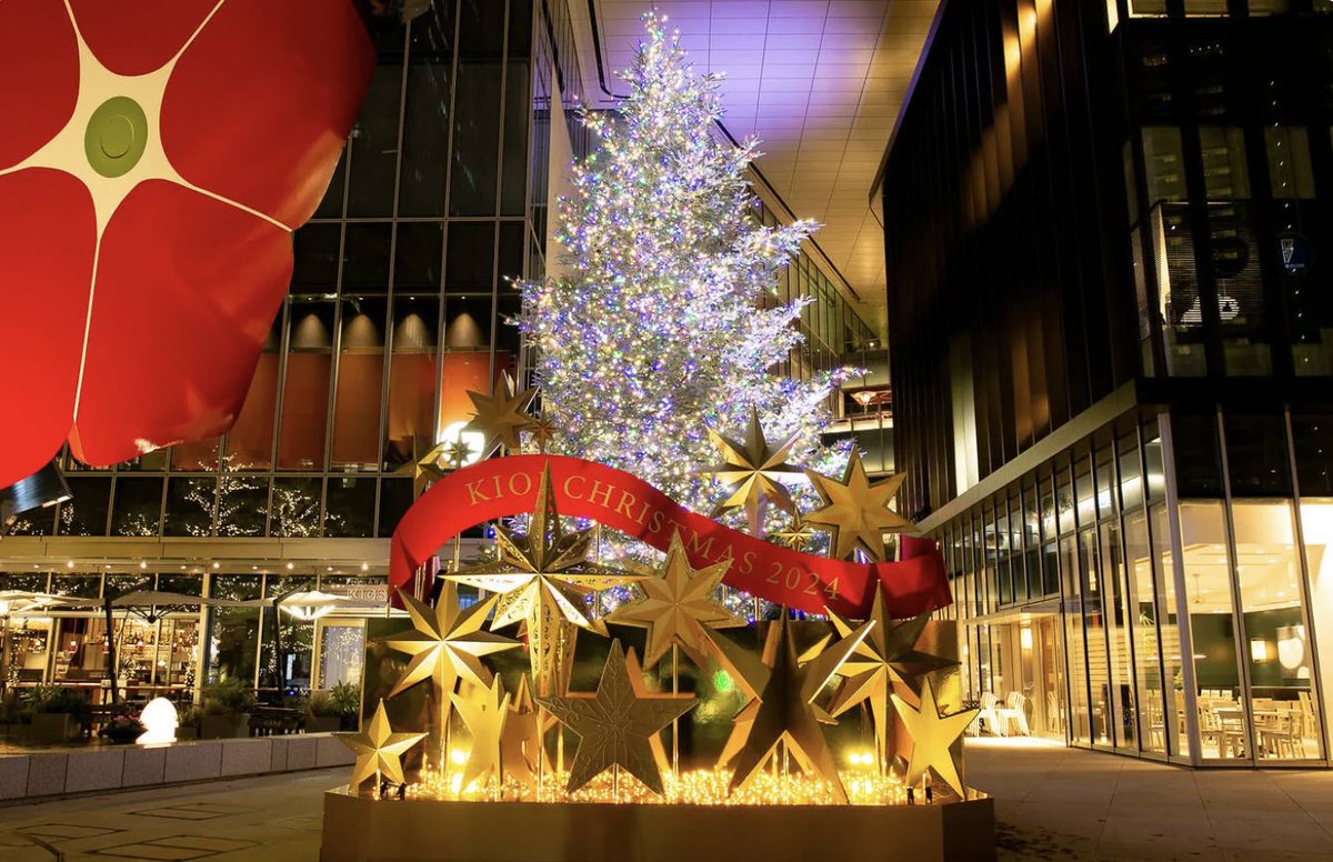 TimeOutTokyoJP's tweet photo. クリスマスツリーの下で願い事を🎄

『東京、クリスマスツリー13選』
https://t.co/M6ZZnqF1Gq https://t.co/gGDwv1gzAt