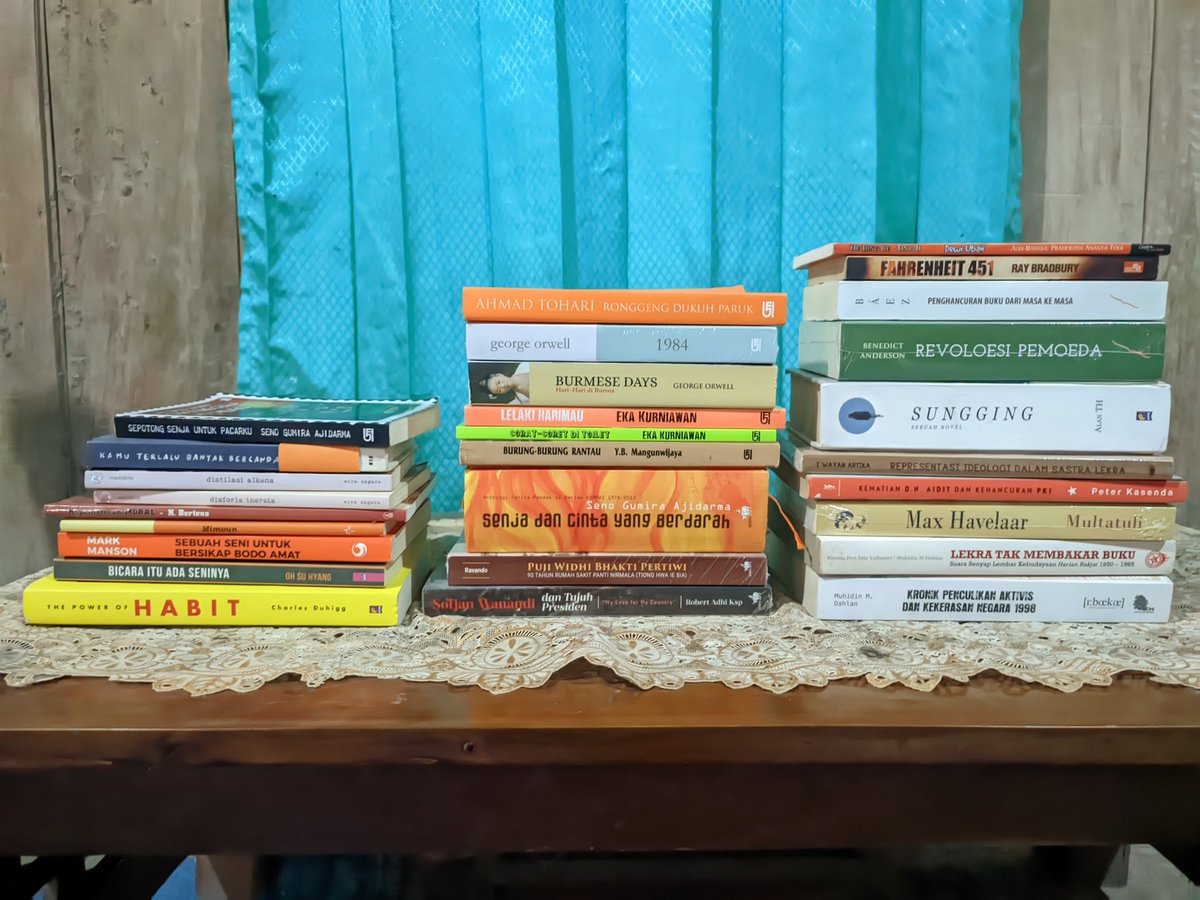 pramwibisana's tweet photo. WTS dijual buku novel preloved dan sealed 
berbagai jenis genre. Ada Eka Kurniawan, Pramoedya Ananta Toer, Lerka, Marjin Kiri, Ahmad Tohari, Seno Gumira Ajidarma 
🚚Pengiriman manual akan ada diskon bila ongkir mahal
borongan akan ada diskon
✉️Silahkan DM untuk pemesanan https://t.co/Mg35PM8aRV