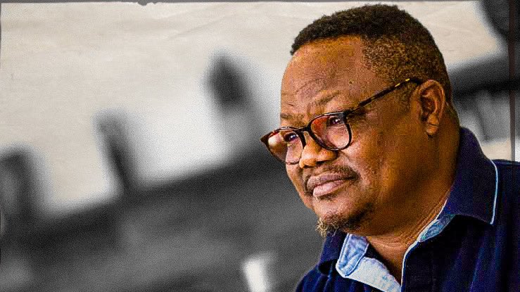 MariaSTsehai's tweet photo. Karama ya uongozi unapewa na Mungu - huwezi kulazimisha, kulea au kupoka uwezo huu!

@TunduALissu doesn’t even try hard, hana utajiri, hana familia yenye jina kubwa lakini katokea kupendwa, kuaminiwa na wananchi tokea akiwa mwanaharakati! Hata washindani wake kisiasa wanauliza “Kwani Lissu anasemaje?” - hii ni karama na anatakiwa aitunze na aendelee kutumikia wananchi selflessly! 

Ila kama wewe na roho yako ya kwa nini ukifikiri unaweza kuziba nyota na karama ya uongozi ya mtu utaishia kuaibika - vitabu vya dini, historia imejaa mifano ya kutosha
Hata ukijaribu kumwua mtu kama huyu unakufa wewe! Best thing you can do is support him and keep it honest with him - abaki katika njia sahihi! 

#NiYeye
