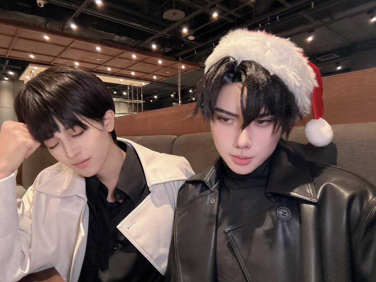 Usercoshoyo's tweet photo. Merry X’mas 2024

Yoo Joonghyuk: NZ
Kim Dokja: 冬木

#ORV #OmniscientReadersViewpoint #JoongDok #JoongDunk https://t.co/RNiGVDfQ72