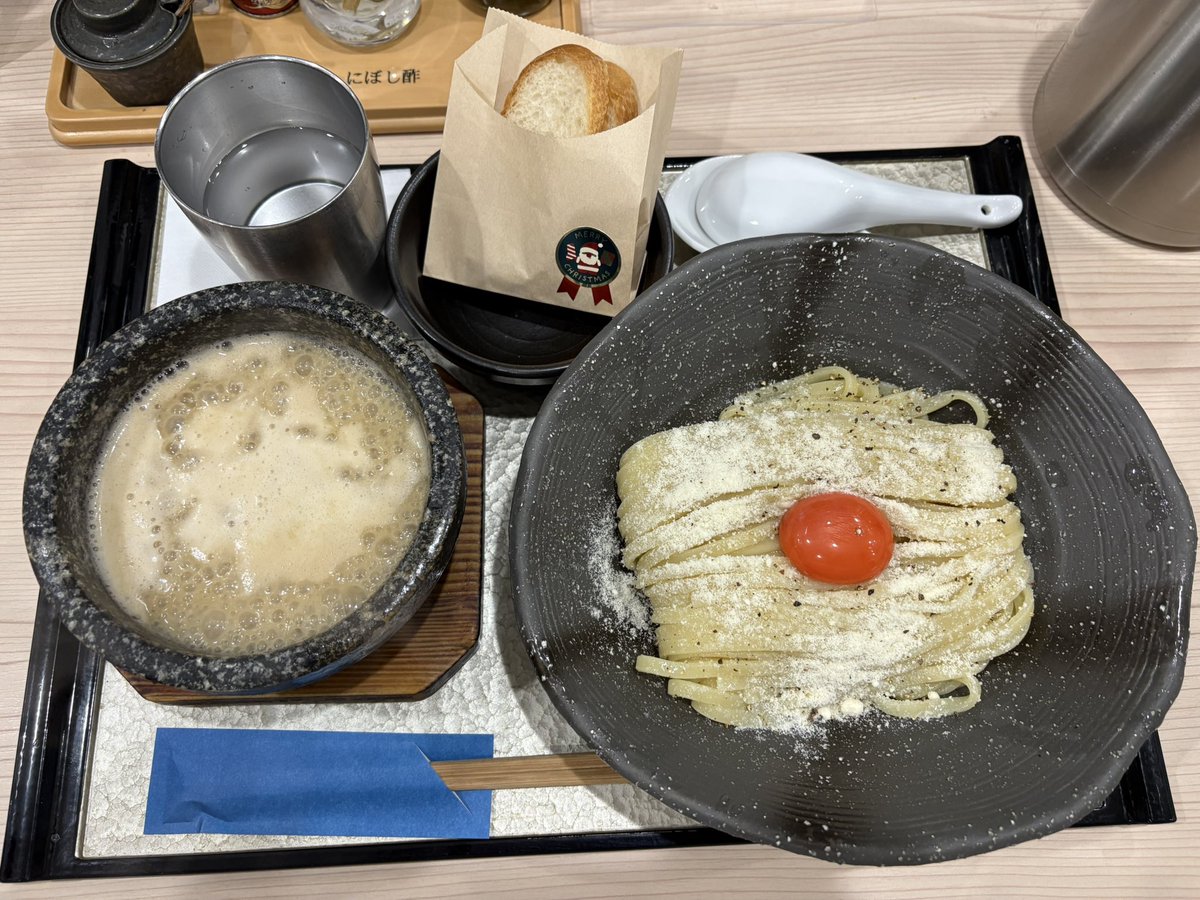cherryking0511's tweet photo. 最近のラーメンちゃんたち

①冬の濃厚味噌つけ麺
②牛醤油つけ麺
③豚山小ラーメン(ニンニクマシマシ野菜普通アブラカラメ)
④まるでカルボナーラなつけ麺 https://t.co/MRRJOBYogw