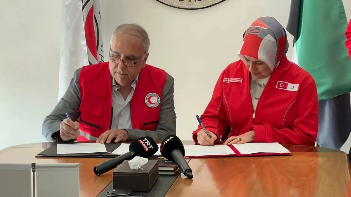 Türk Kızılay'dan Şam'da İşbirliği Adımı

Türk Kızılay, Şam şubesinin açılışını gerçekleştirerek Suriye Kızılayı ile işbirliği protokolü imzaladı.

Bu hamle elçilik açılışının ardından resmi olarak yapılan ikinci girişim oldu.