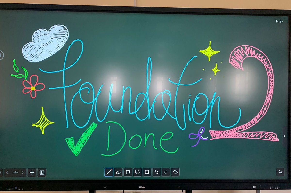 إبداع البنات في آخر دوام في الموديول ❤️‍🔥 🤏🏻
يارب تبلغنا نهايته على خير 🤍🤍