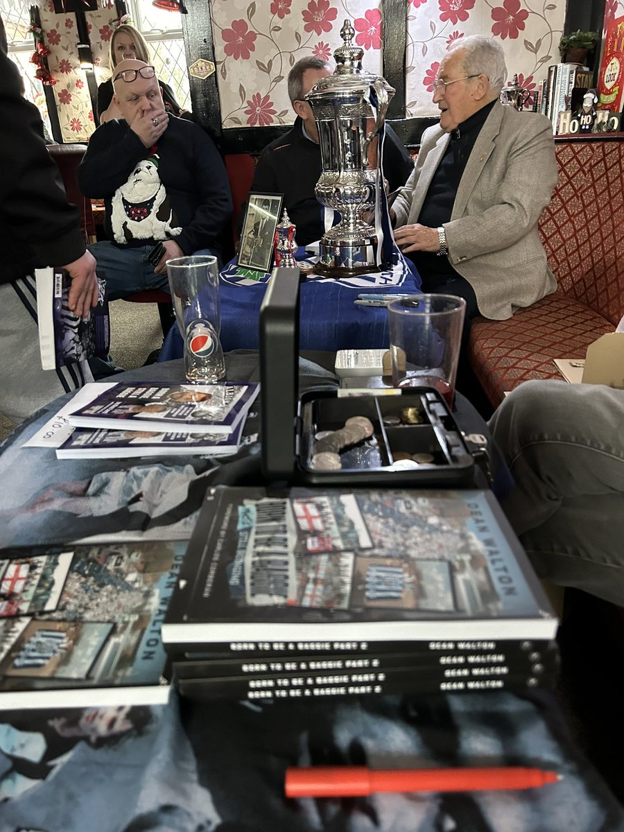 One of the most oft heard comments at the book launch of ‘The Skipper’ was: ‘blimey, how  many words in this’ etc…

Answer is around 110,000 words, 750 pics and 380+ pages. 

Get your copy from the #WBA Albion Megastore (that’s the clubshop!)  12-2 ish today.

See you there👍